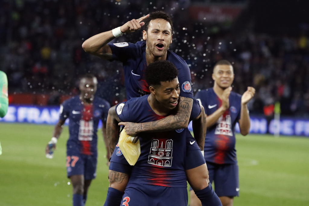  巴黎圣日耳曼报价英超铁卫 防线补强倒计时  