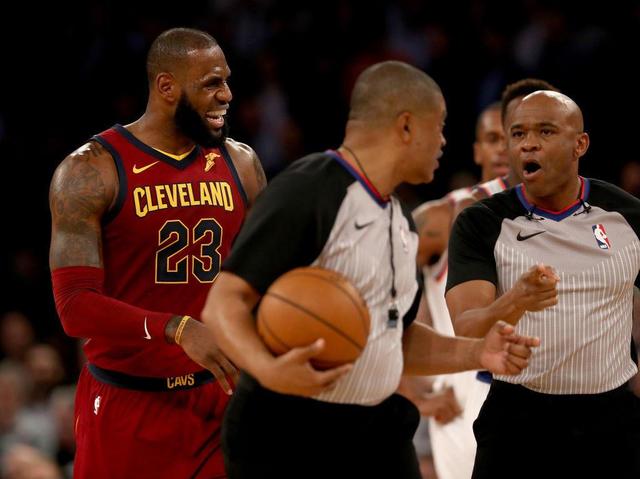  詹姆斯·麦迪逊角球助攻费斯头球攻门莱斯特城反超比分